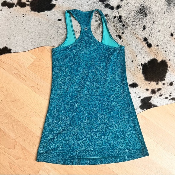 LULULEMON Cool‎ Racerback Foli Manifesto Bali Breeze Tofino Teal Size 4 Limited - Picture 9 of 10